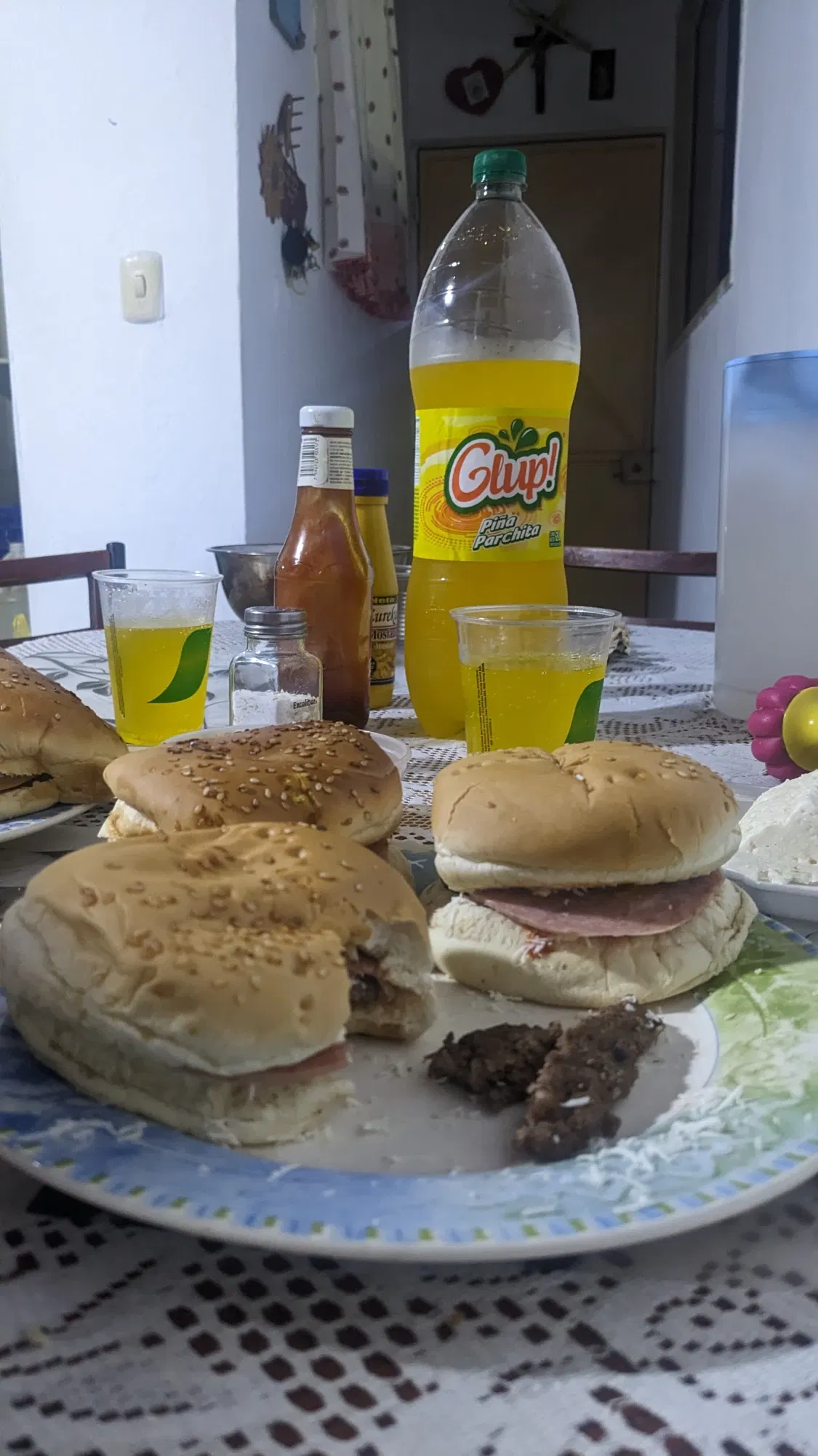 k5Grxfg…
Payout: 0.000 HBD¡Nuestras hamburguesas caseras! 🍔
2025-04-23 01:43<liketuimages> <center> ![6oFg108jhZzUUEus_1000004929.webp