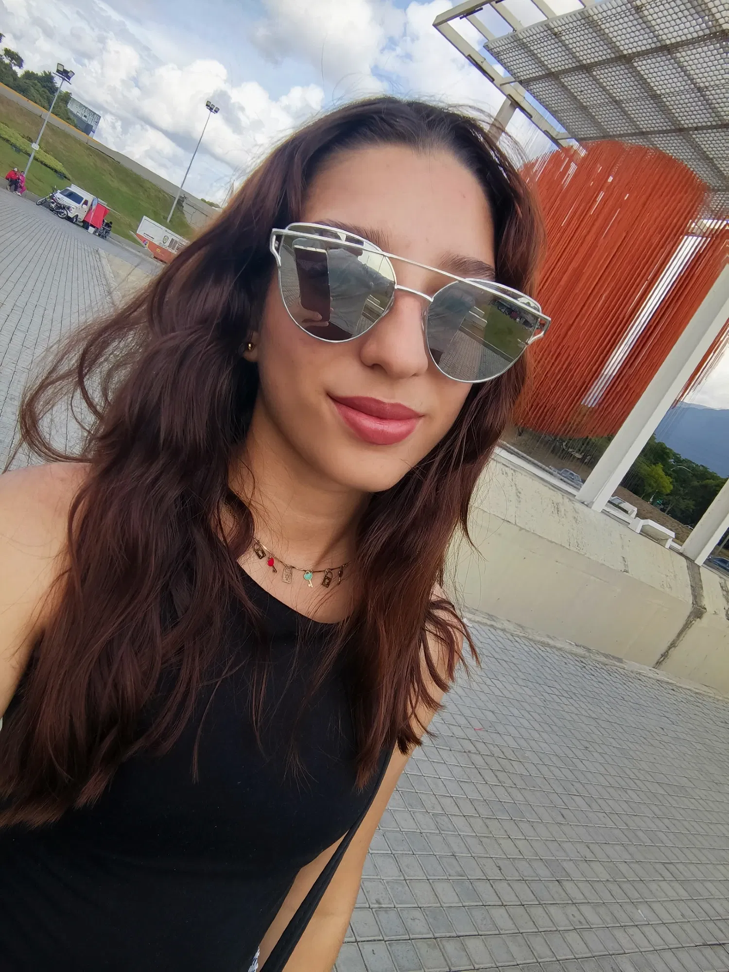 Ohn9DdxIGpplDYex_1000185562.webp