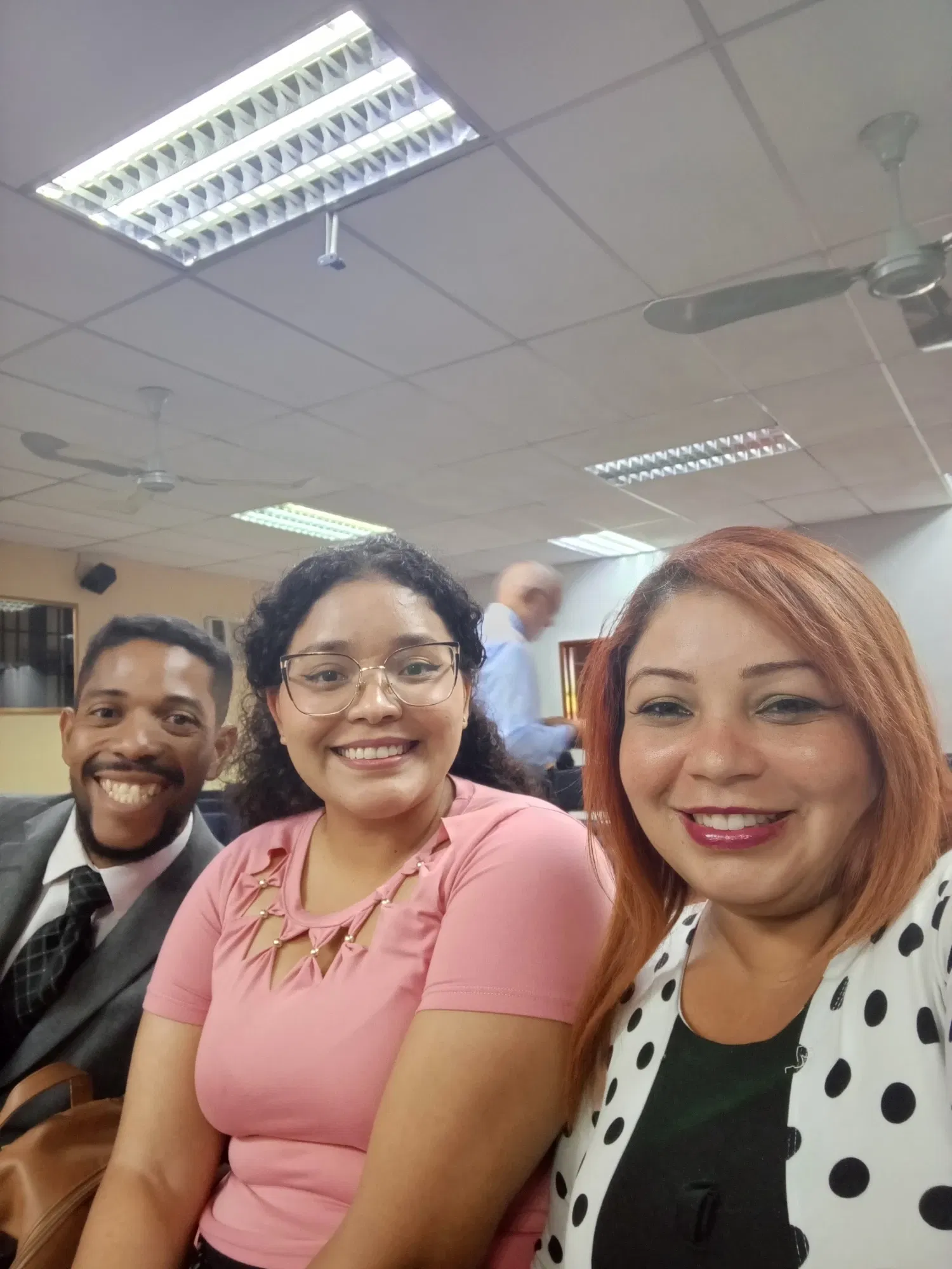 nqi4LVzjUwioaqSv_1000233201.webp