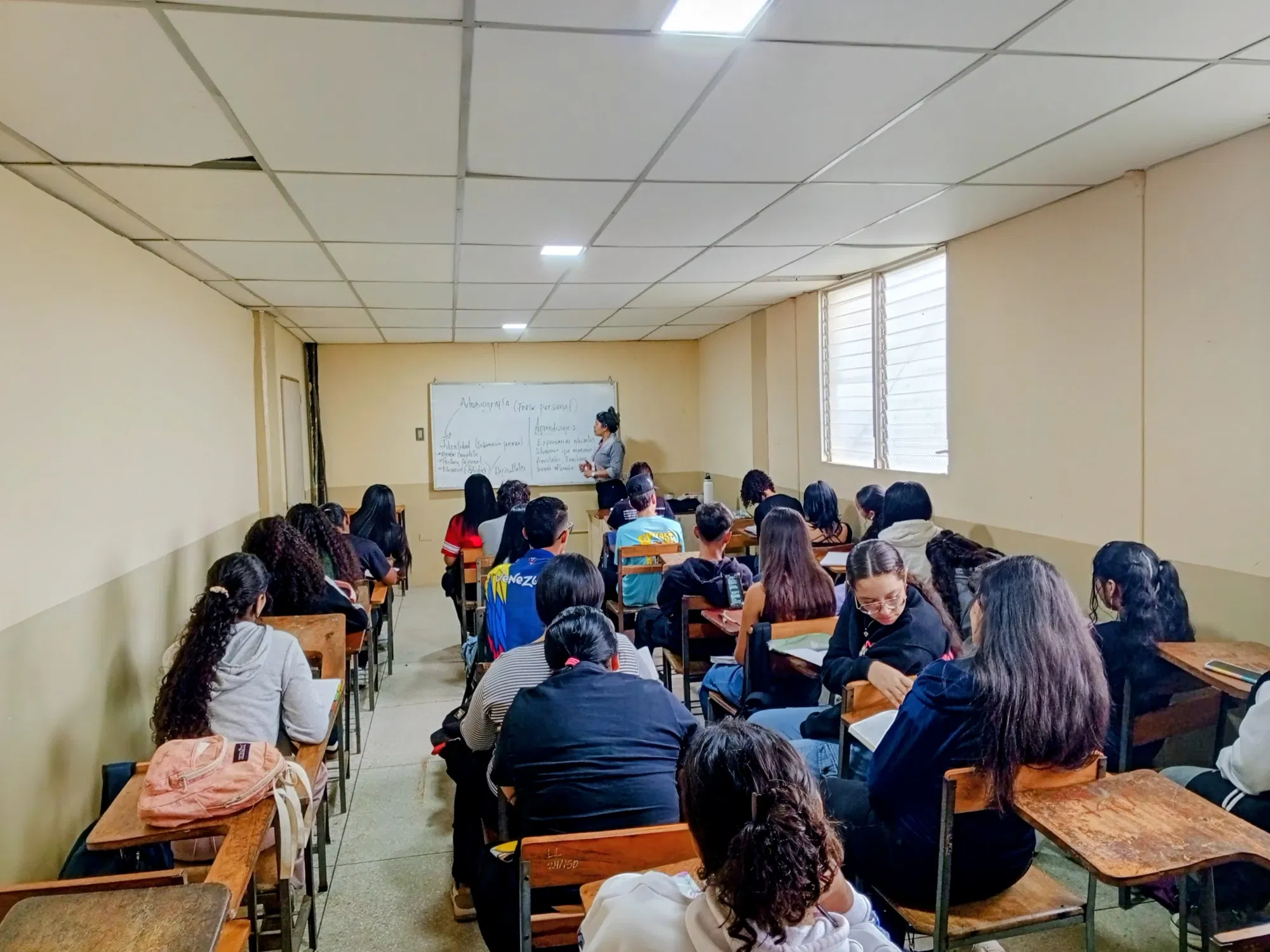 [ENG-ESP] A teacher learns while teaching | A week full of experiences at the university 🧑‍🏫📝