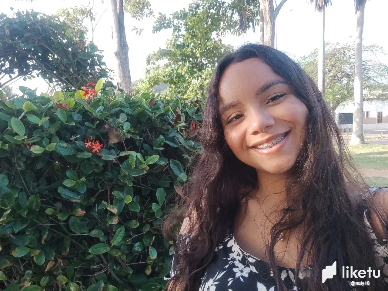 Aprovecha cada momento para ser feliz.  (Esp-Eng)