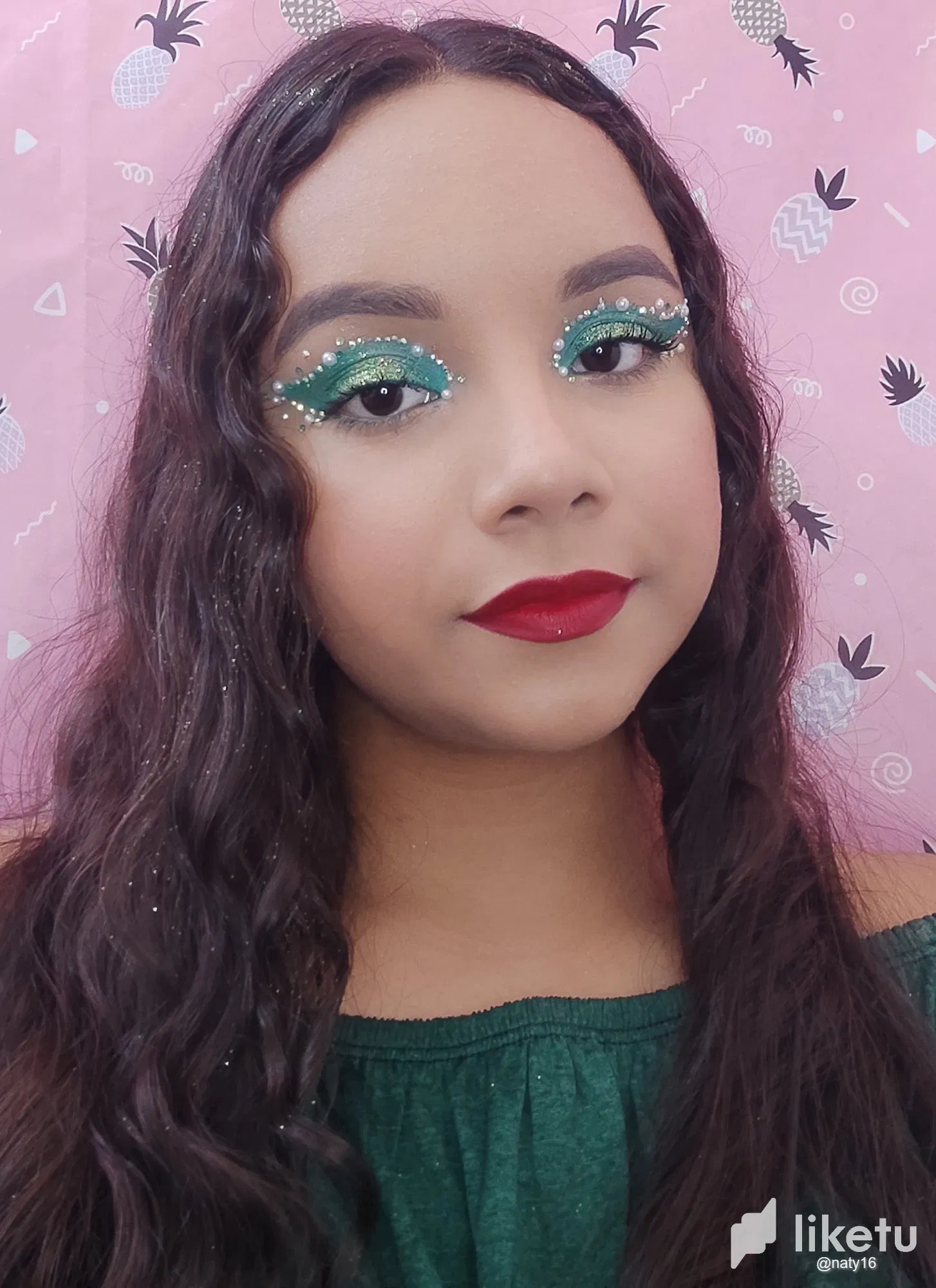 Maquillaje Elegante en Tonos Navideños (Eng-Esp) 
