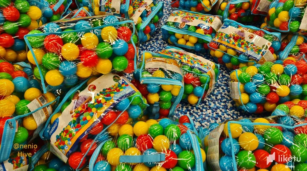 cld9bf7w200mxalsze6wh4otq_ballpit-002.webp