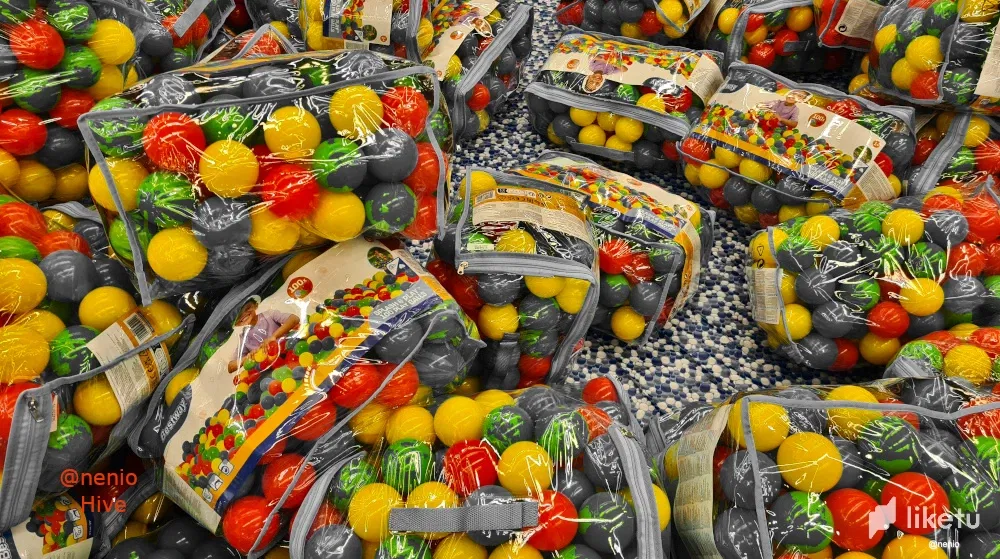 cld9bf87300lv0iszhb8bb8vc_ballpit-002-1.webp