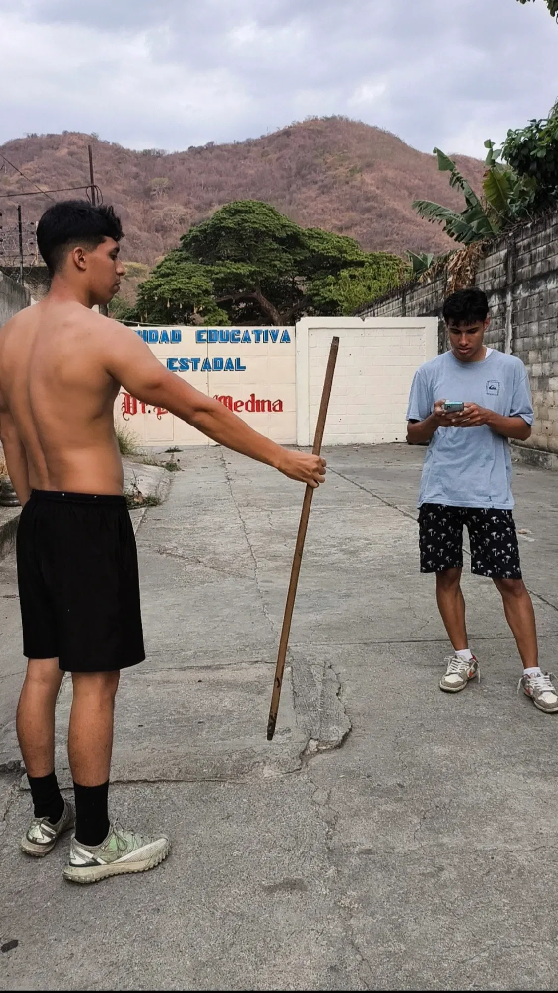 qT1F5OMPEgsXe6kX_1000313743.webp