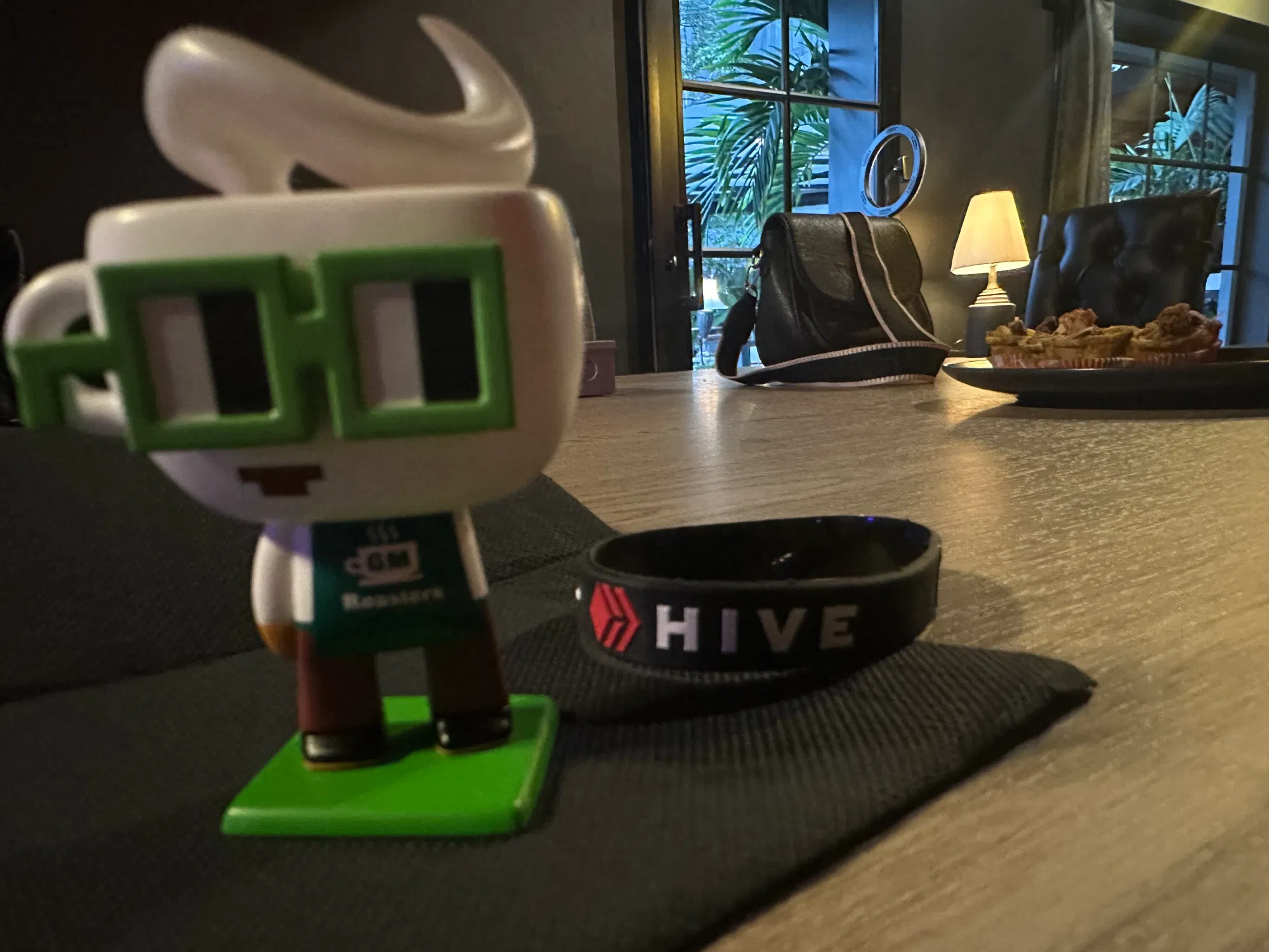 Nuuuns ⌐◨-◨ + HIVE = 🔥💫