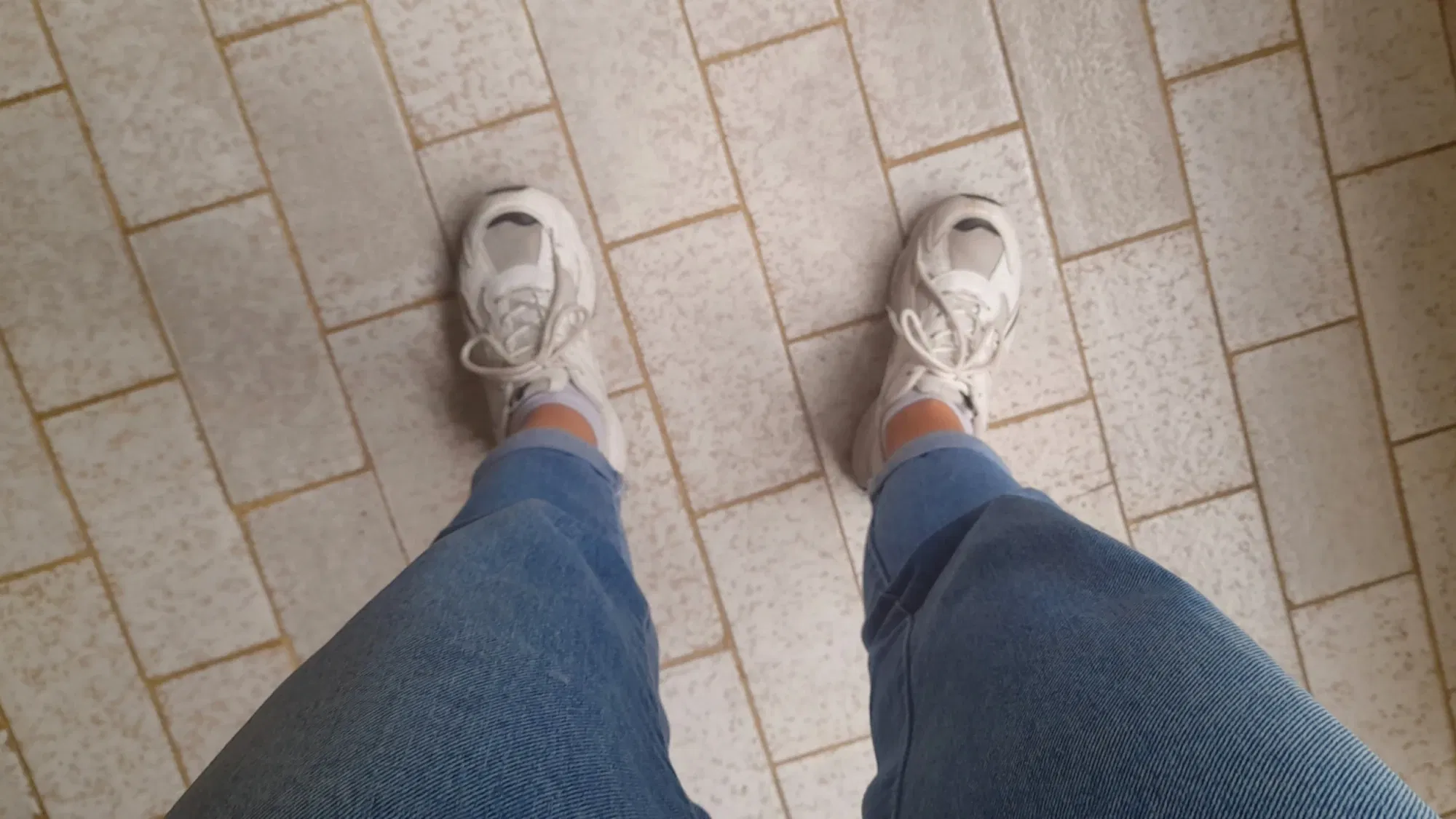 hxZFrAirEyWBf7dM_Picsart_25-09-05_11-23-33-084.webp
