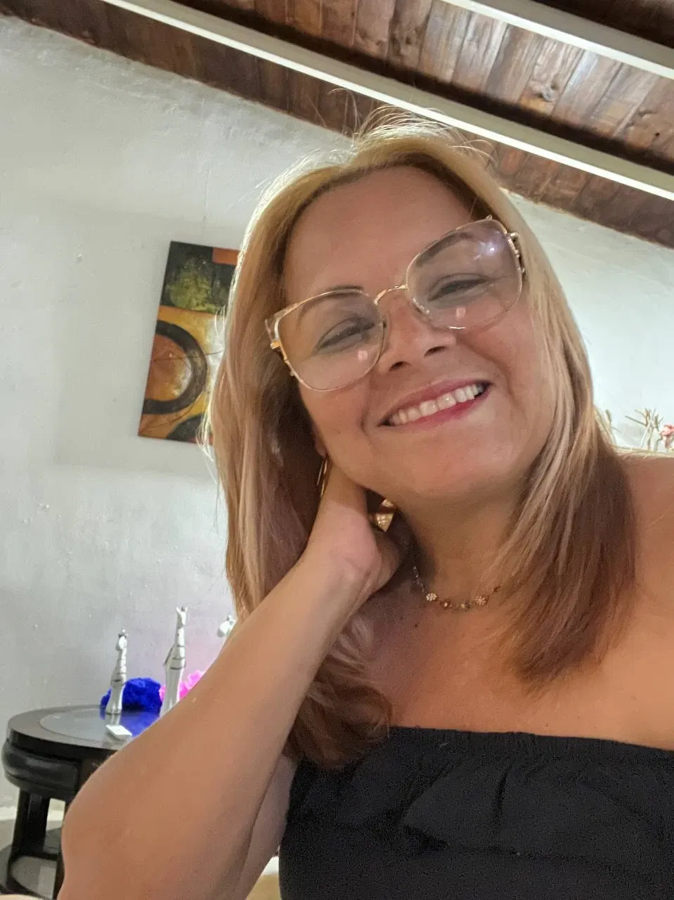 YZ6JLjKHr4JKaxJN_1000642975.webp/
