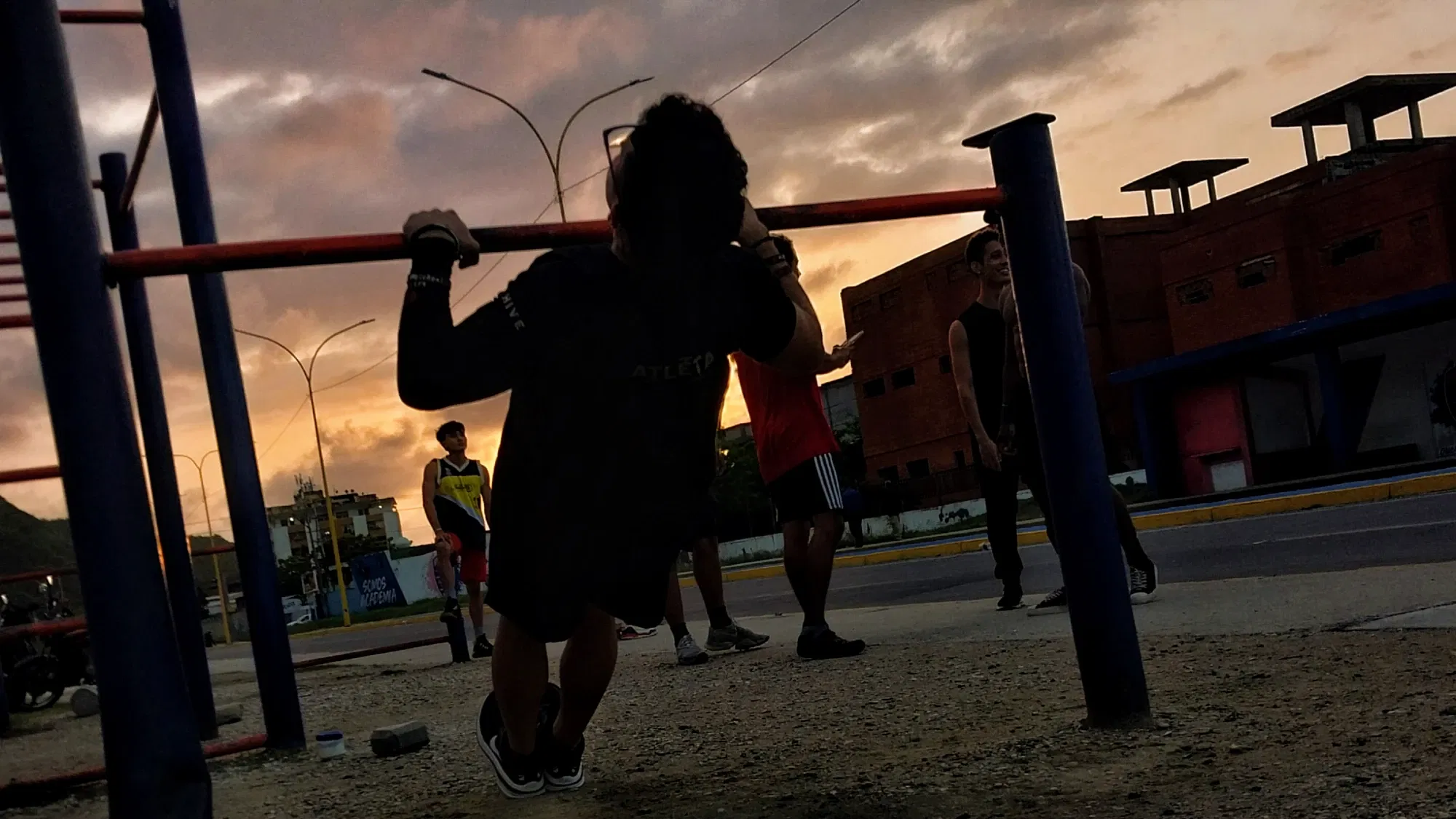 JoNf8qOeVQxjFWTO_retouch_2025092322275279.webp