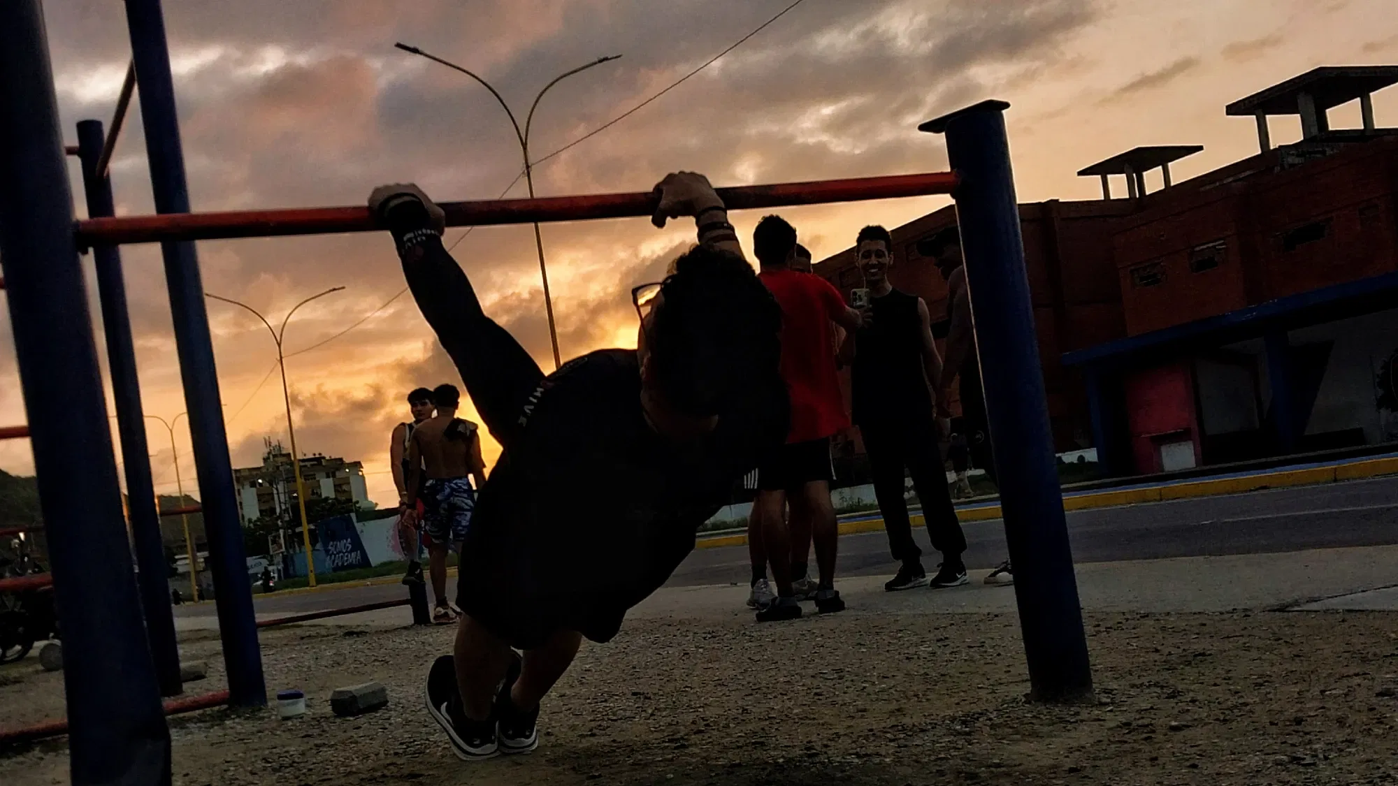 fAPNsjPM7yKA7o7J_retouch_2025092322275027.webp
