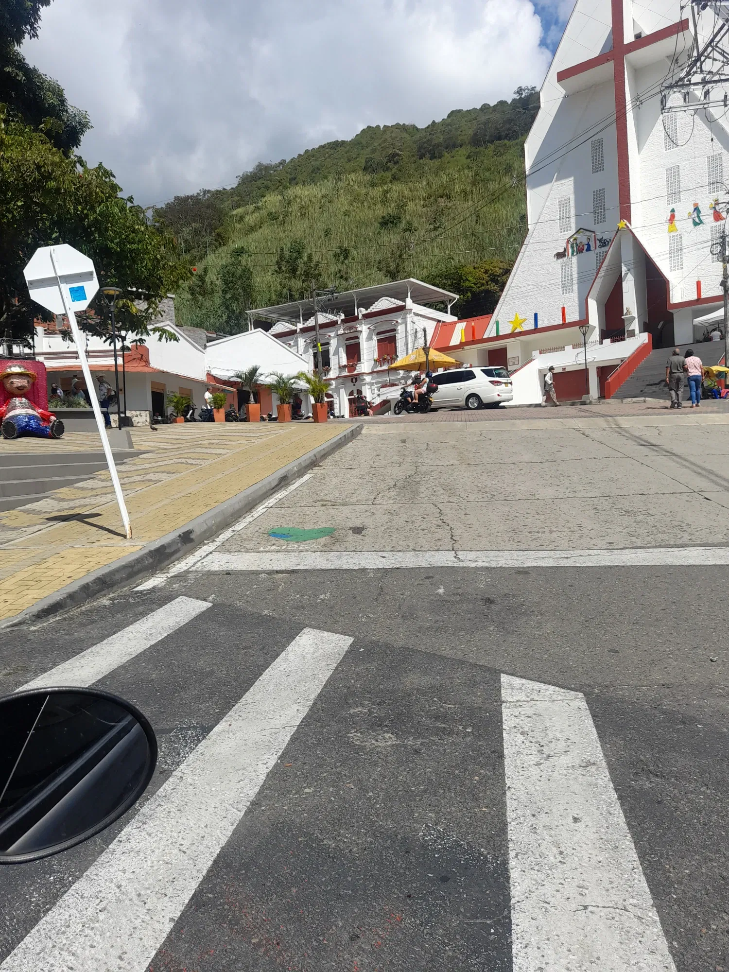 mgkyFDOsAeA4iY9i_20231231_103035.webp