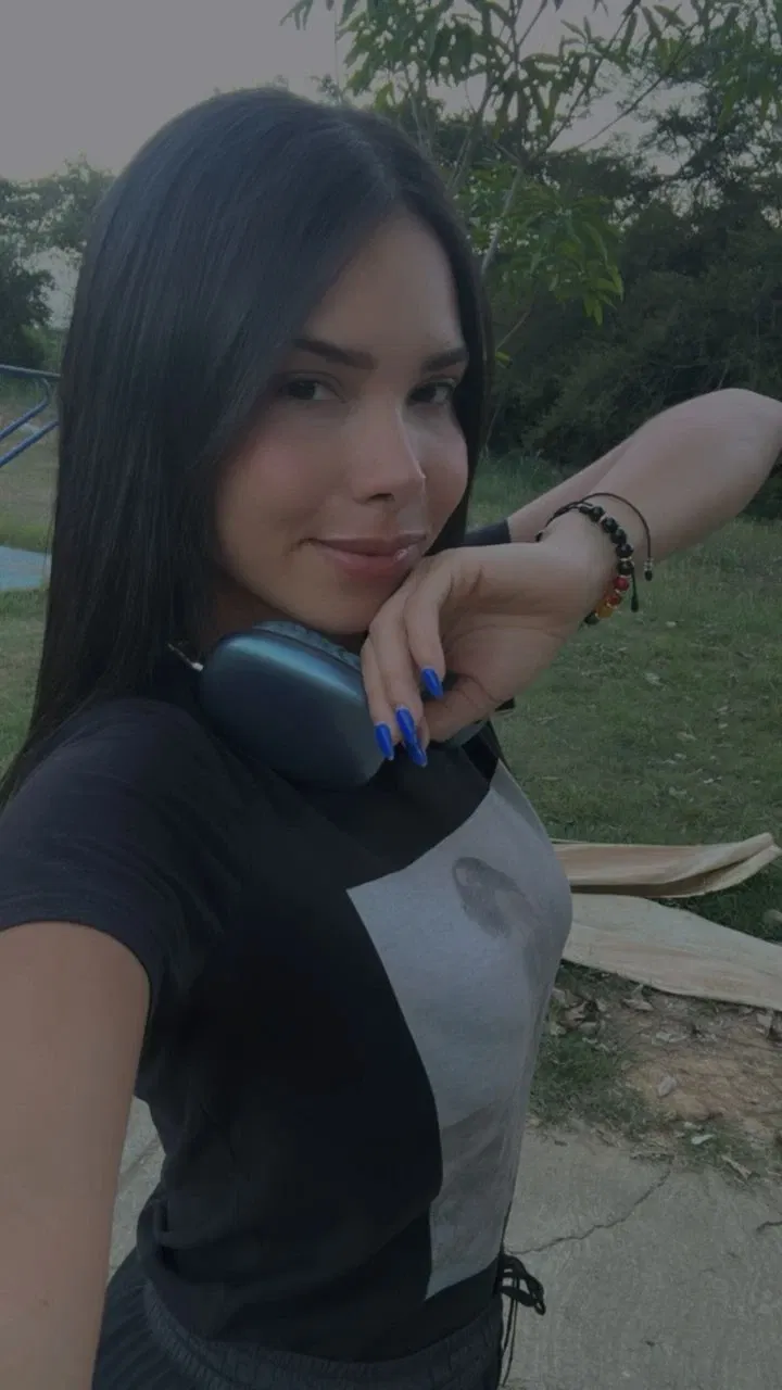 XXhbZdYuCzNv5I20_1000910267.webp
