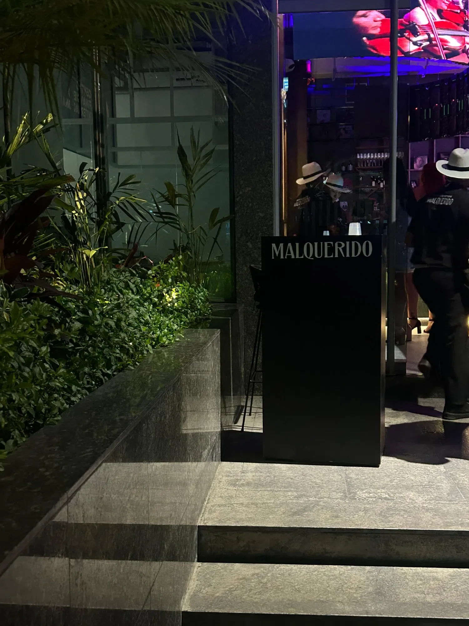 gWbpcxfrMCmq7in1_1000845299.webp