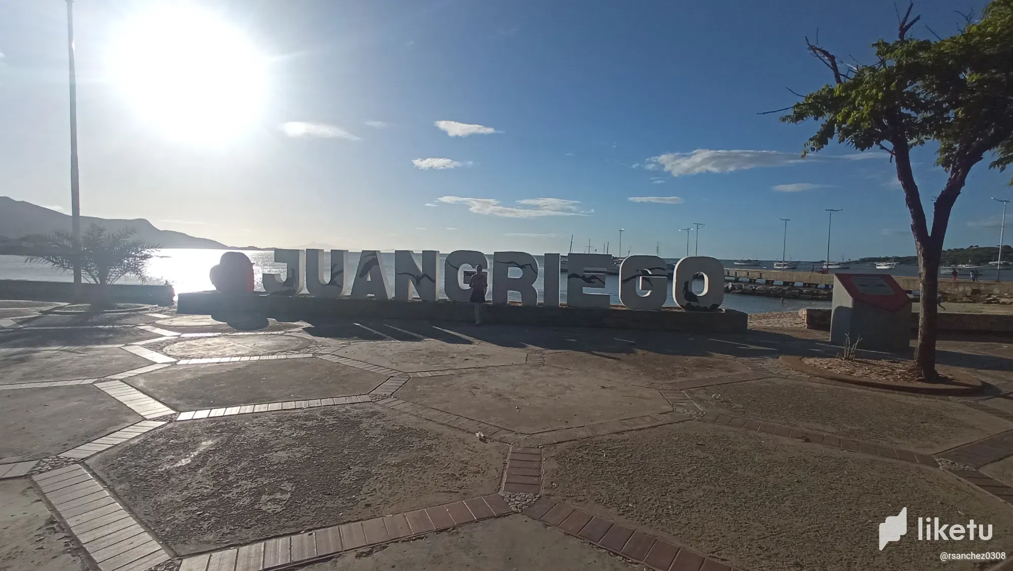 Visita a la Bahía de Juan Griego [Esp/Eng]