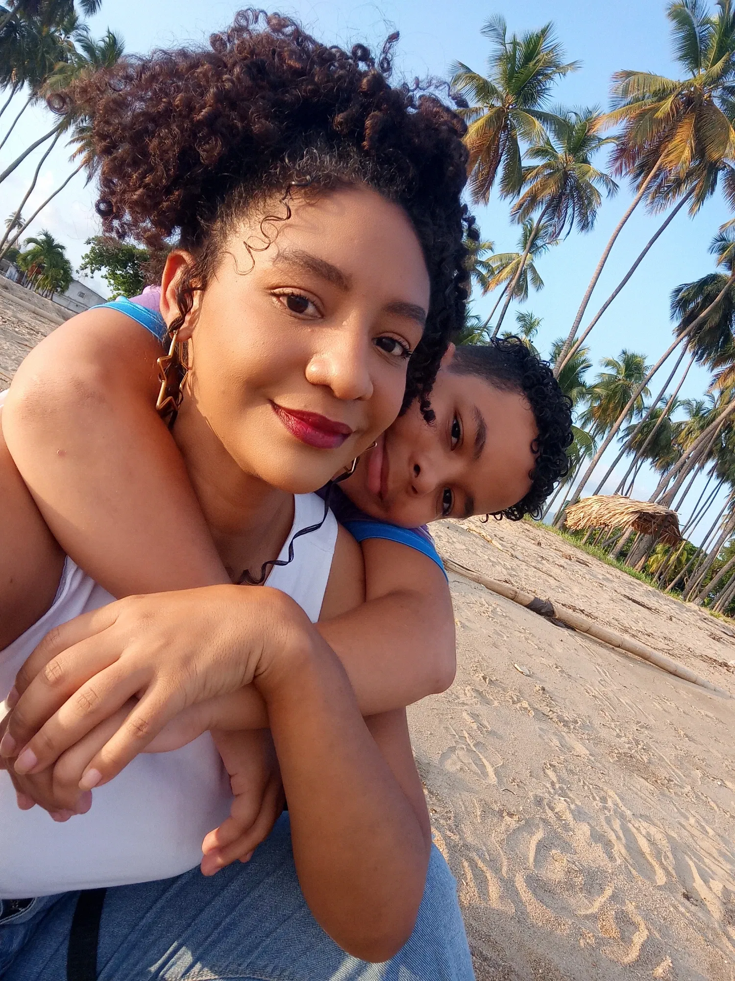 sAGfTI…
Payout: 0.000 HBDCaminando en la playa con mi hijo/ Walking on the beach with my son
2024-09-13 19:23<liketuimages> <center> ![rwT1zwYgAfE3vwsB_1000274279.webp