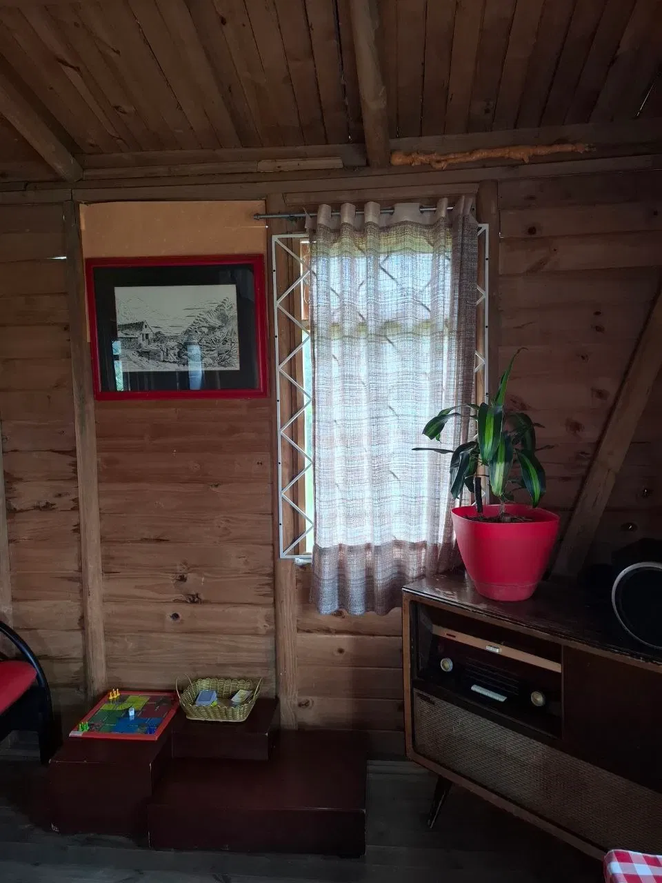 UwxvcSupGwTcwqKk_photo_5048967454017041486_y.webp