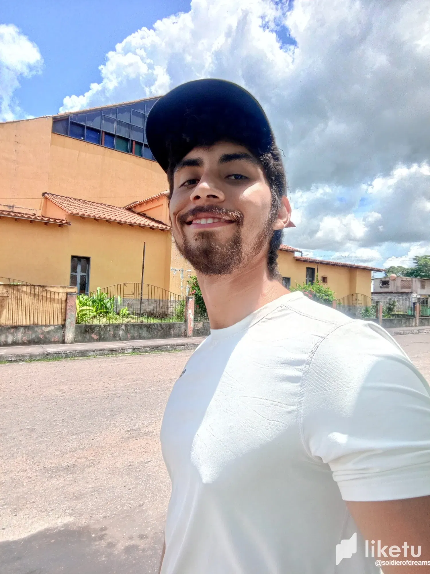 qjo5tp8xYlMbfdLn_20250801_154639_542.webp