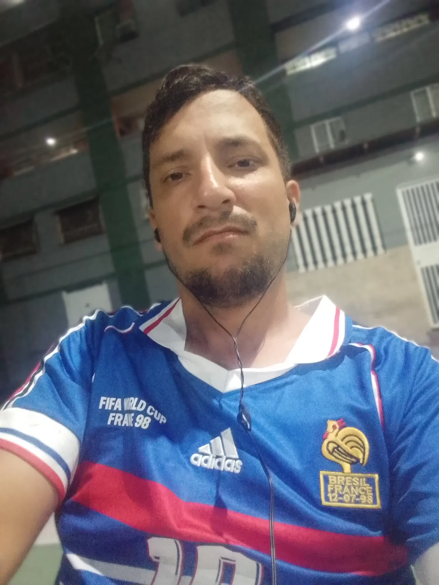 C6YwWkjSPE9yE3BF_1000780727.webp