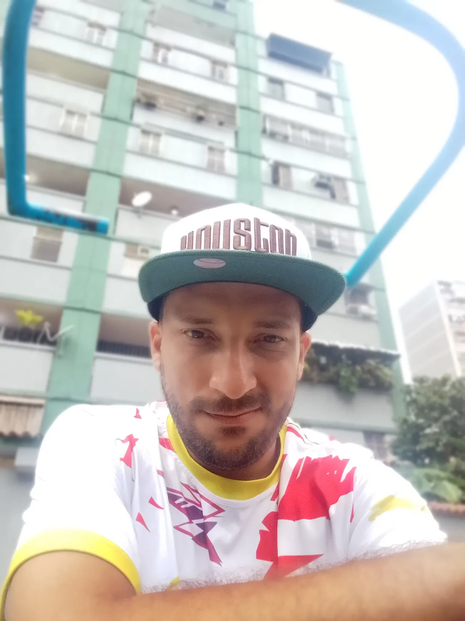 HUdLaVsyATtVolhf_1000720178.webp