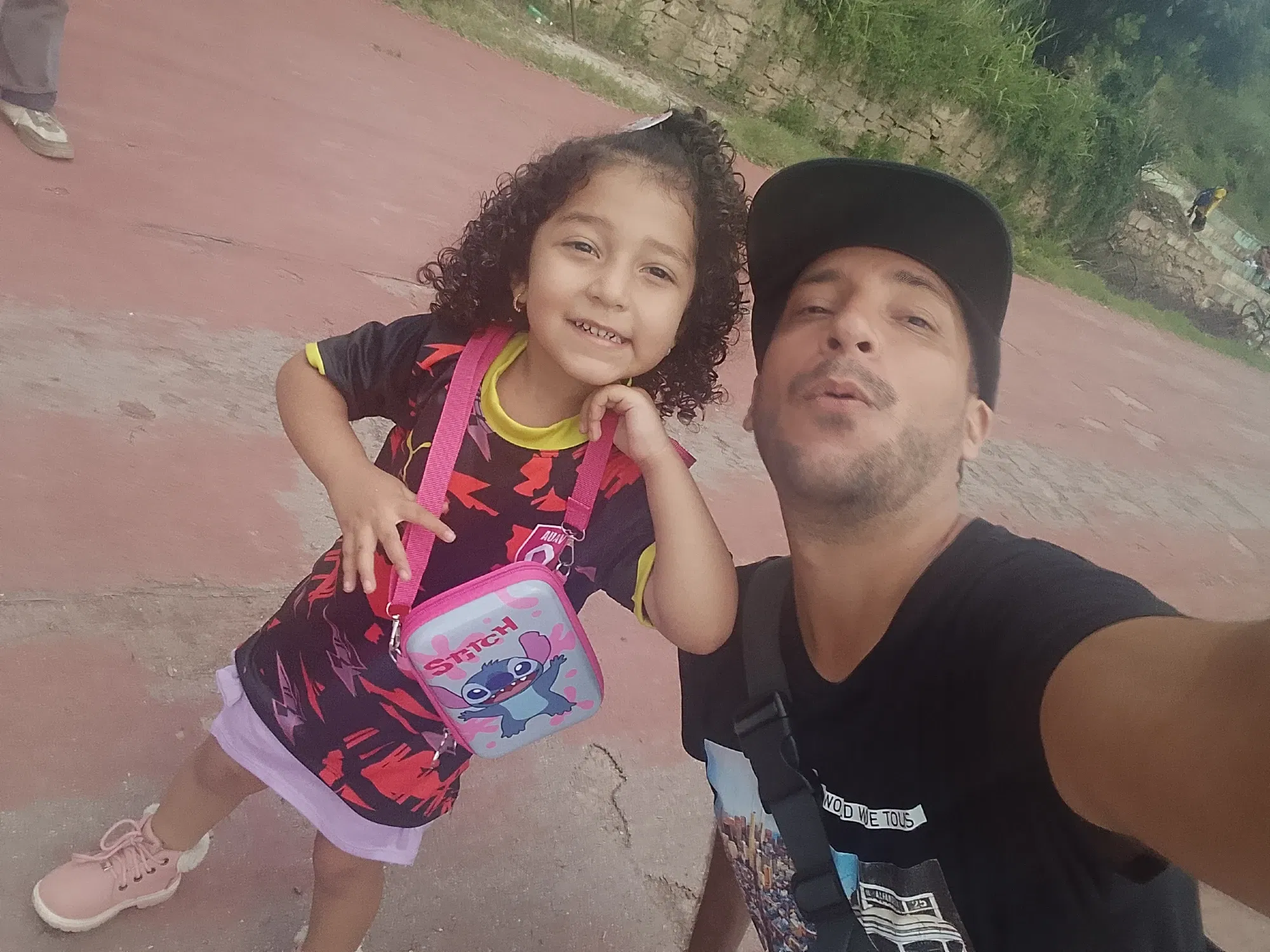 jG77SSxSrmiogA39_1000665661.webp