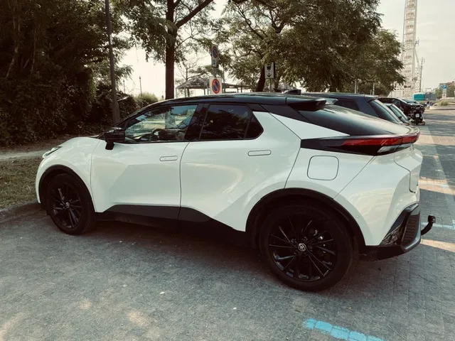Photographs and Thoughts: Toyota C-HR (2025) [EN]-[IT]