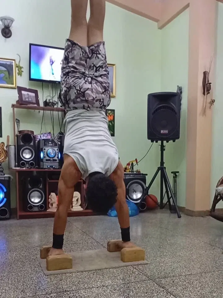 agY1io9VyAE7uZue_WhatsApp_Image_2025-09-25_at_10.56.49_PM.webp