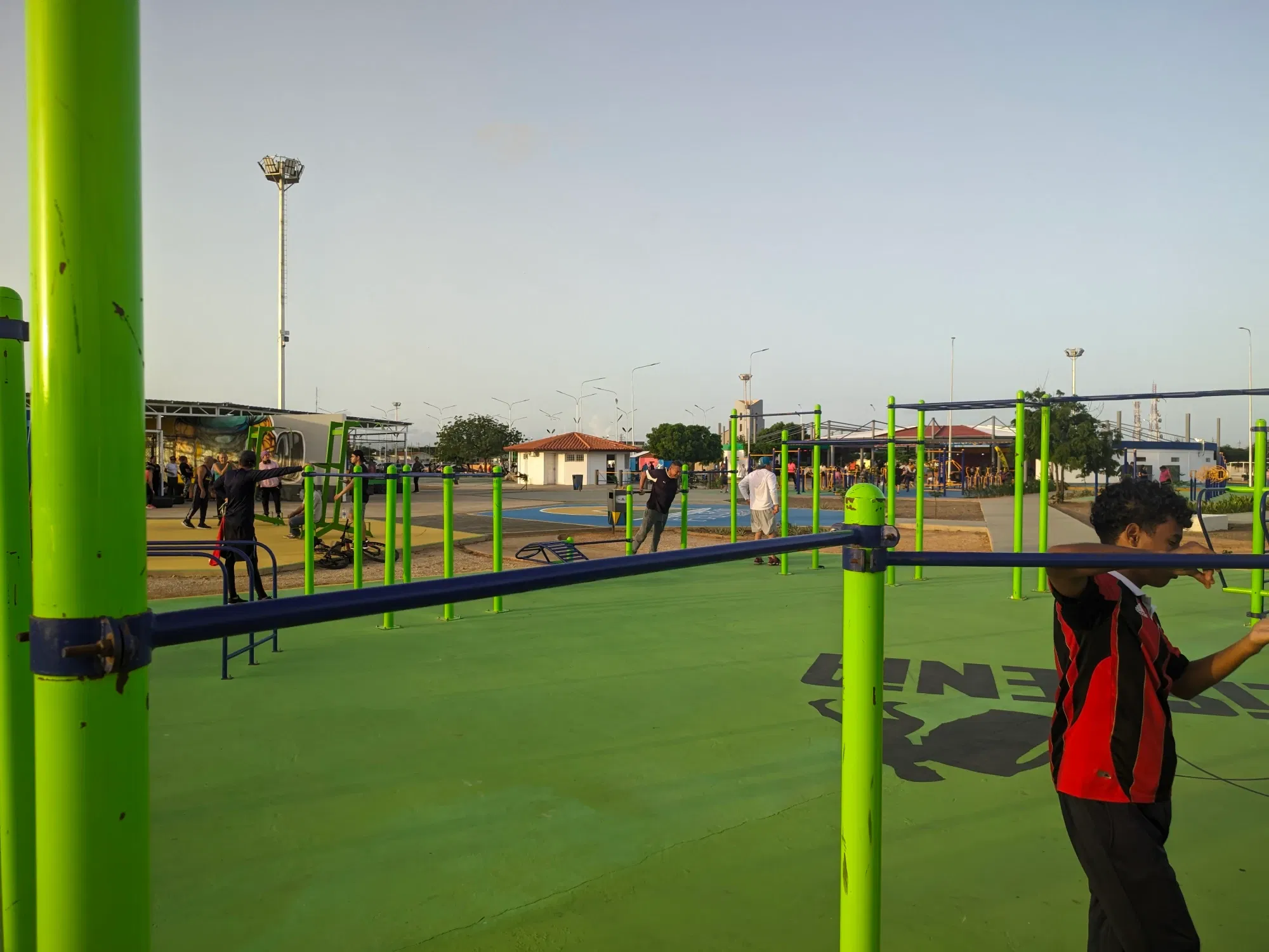 LL8XQuttQVaswziZ_PXL_20250812_183337634.webp