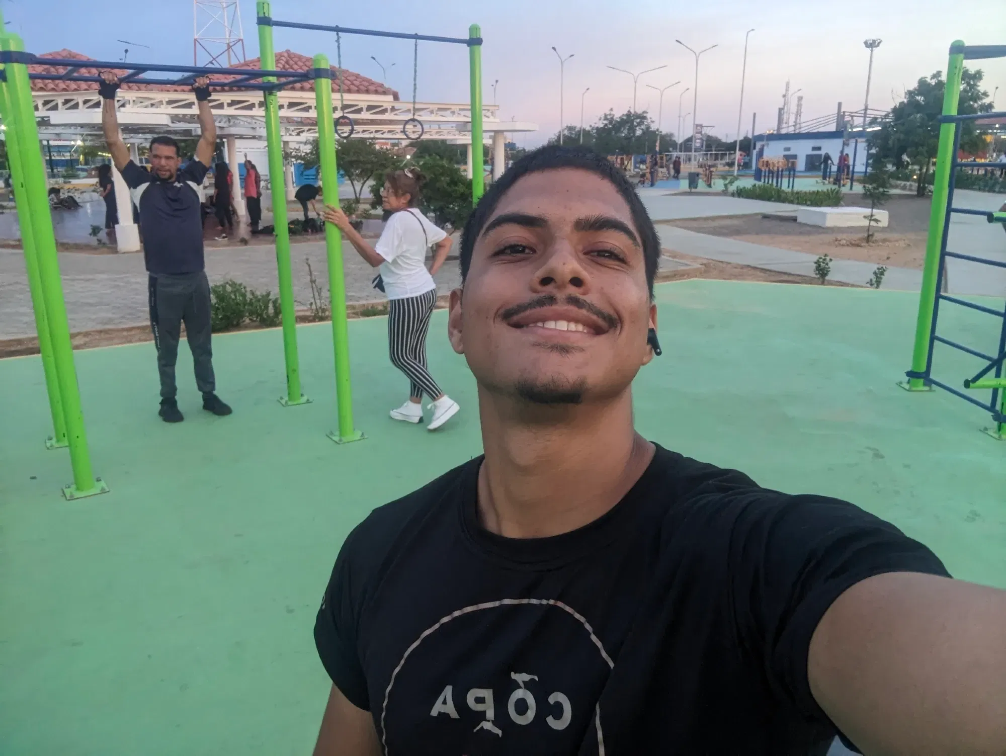 cHDaybiobJs6a9nb_PXL_20250905_184439108.MV.webp