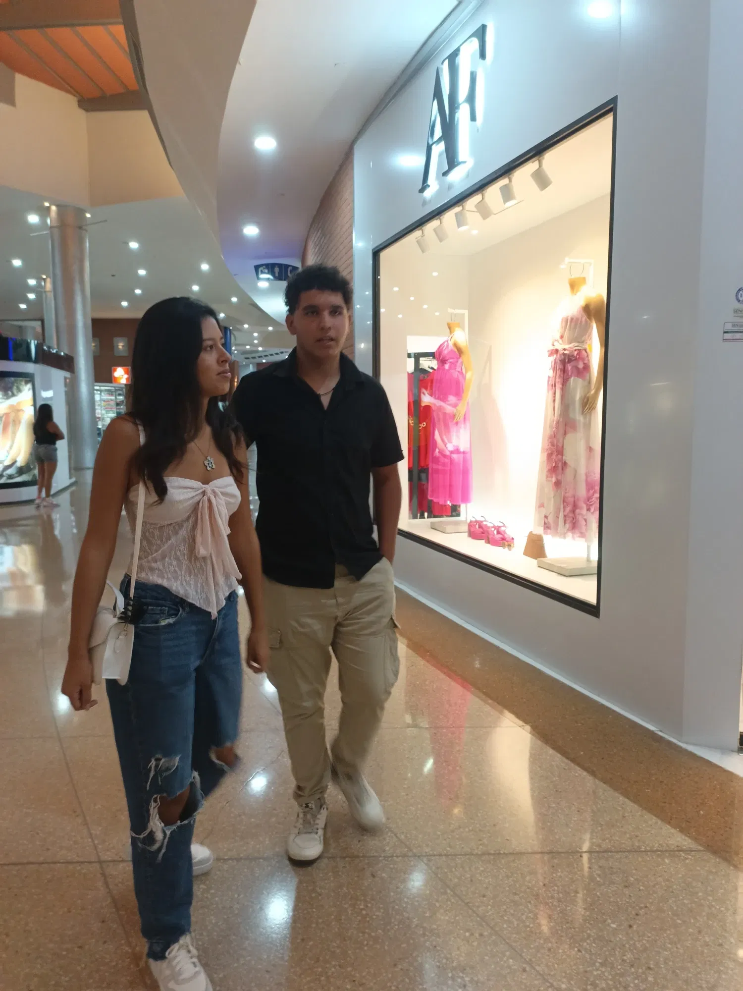 nhadU6DjmhB8LGiI_IMG_20250923_190428_1.webp