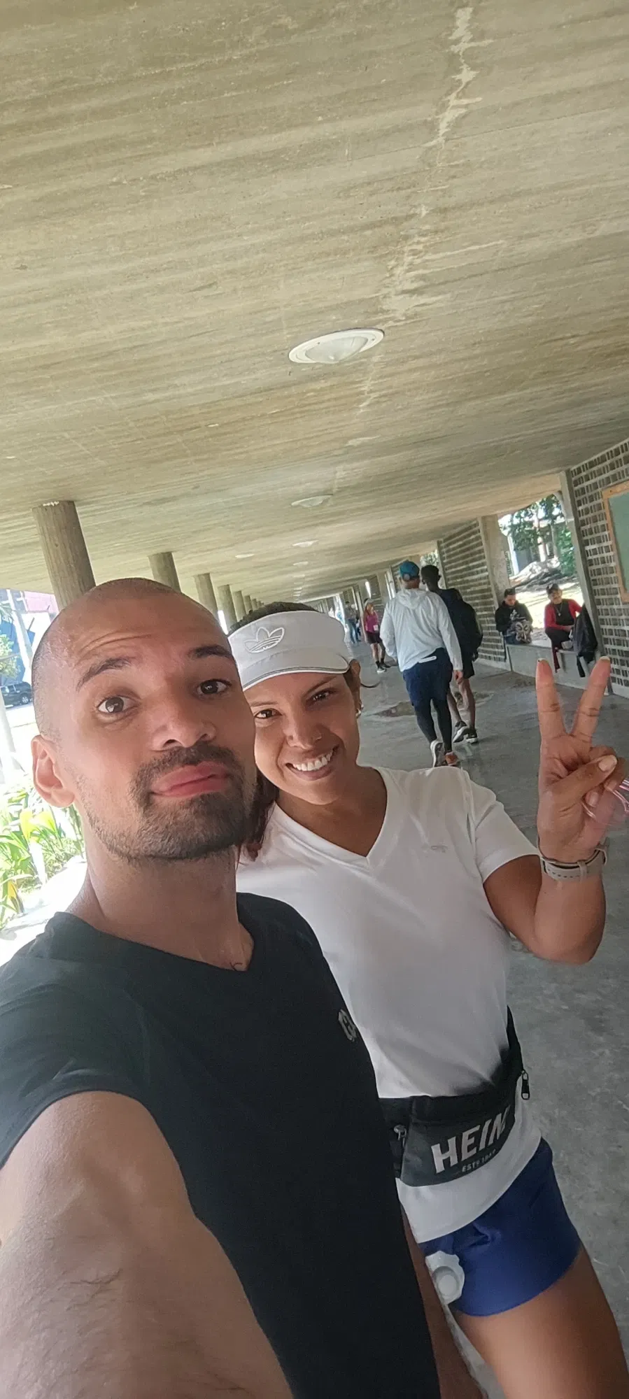 Cmrlcy9BMvAdPbSx_1000212169.webp