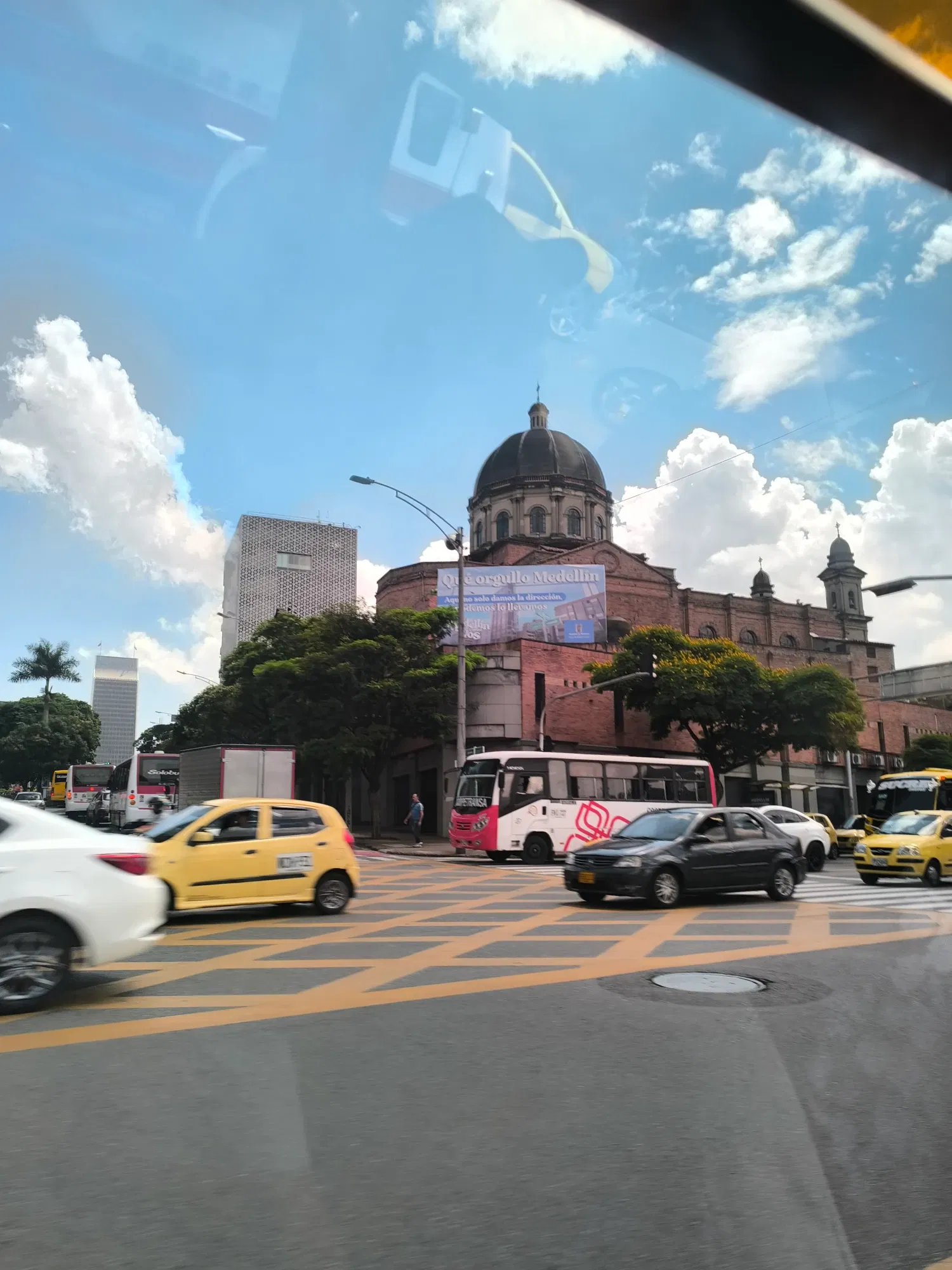 FYfbMGFcZBT7Y7bV_1000073447.webp