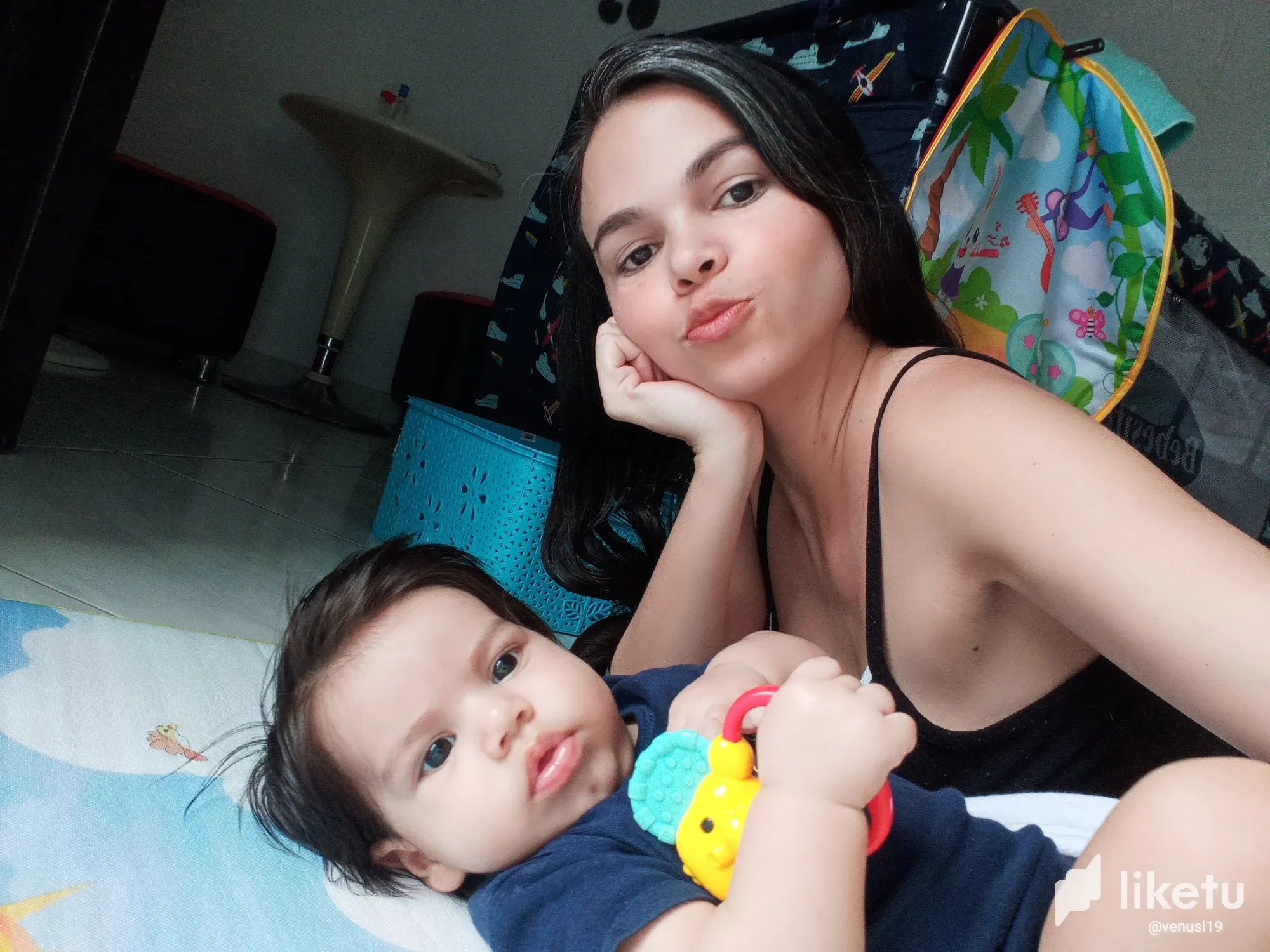 Trasnochados: bebé con cólicos 😞🥱/late nights: baby with colic  /ESP-ENG 