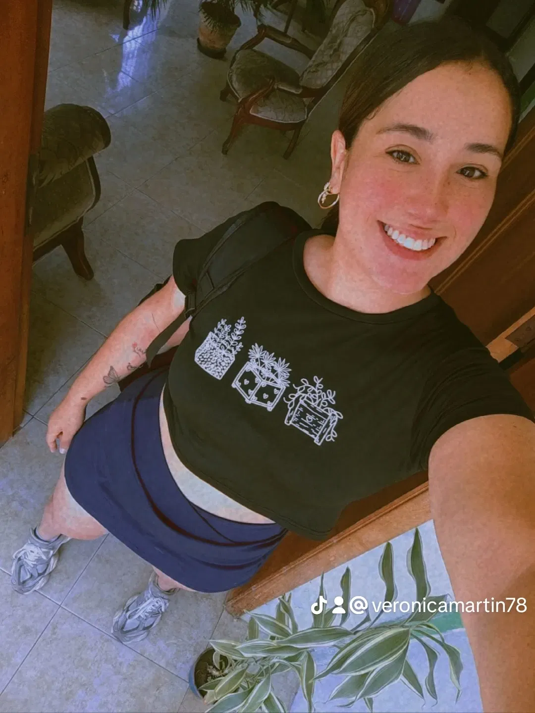 5g8RNh2ryLzICKZf_4d9c315900676f16d95384a7c01184e7_0.webp