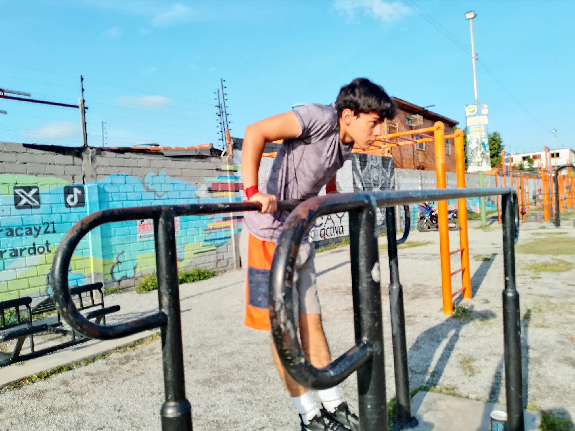 8GXtIbLbbN5YNzCS_1000059476.webp