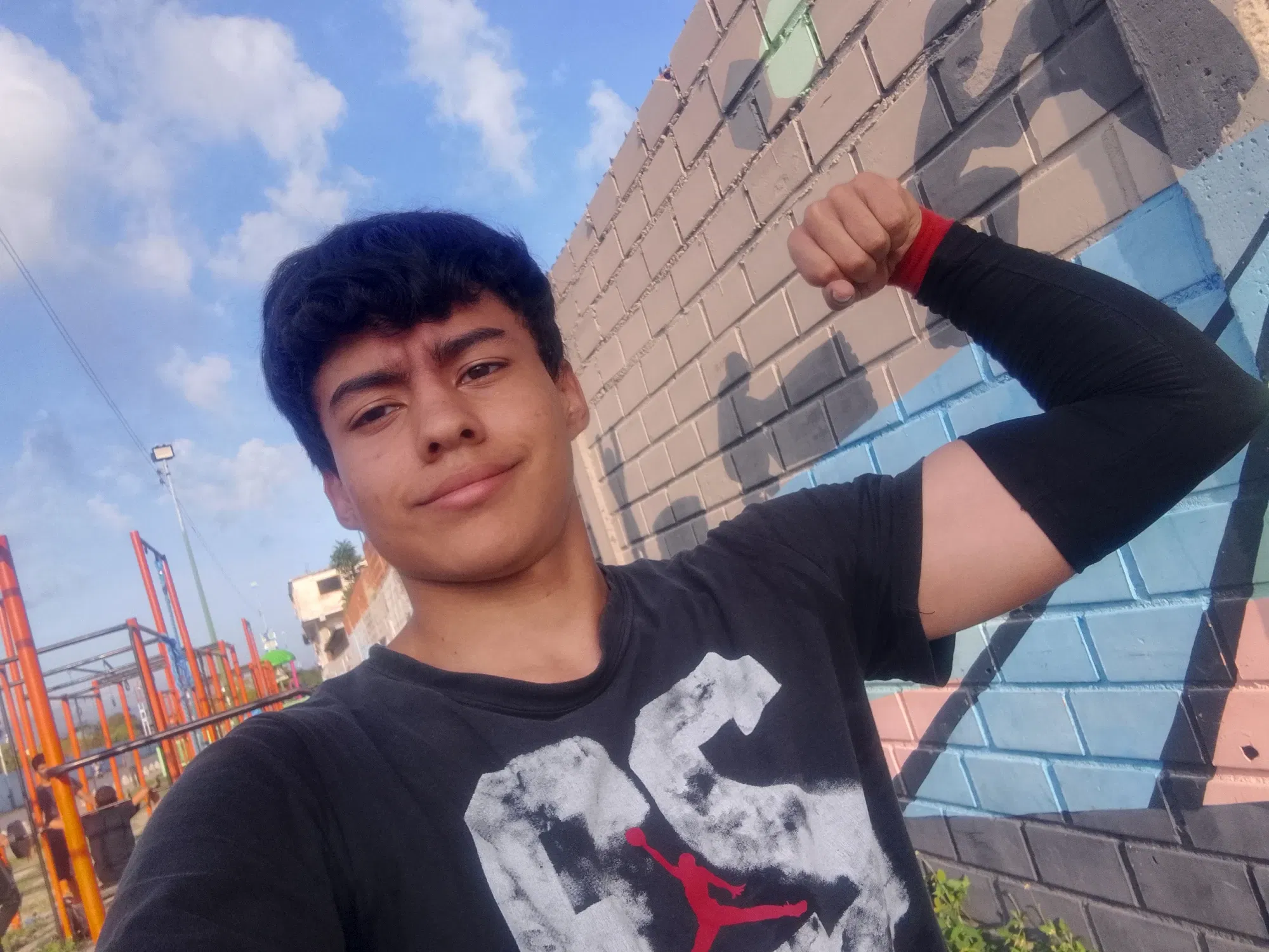 cBL6dFJQsflSPfIU_1000058087.webp