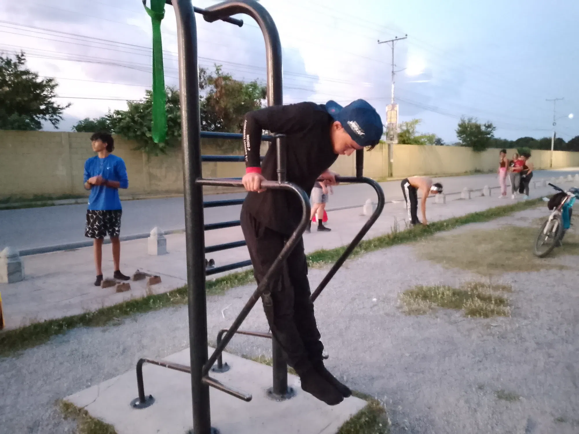 hYf49B2AAlcgxih3_1000048051.webp