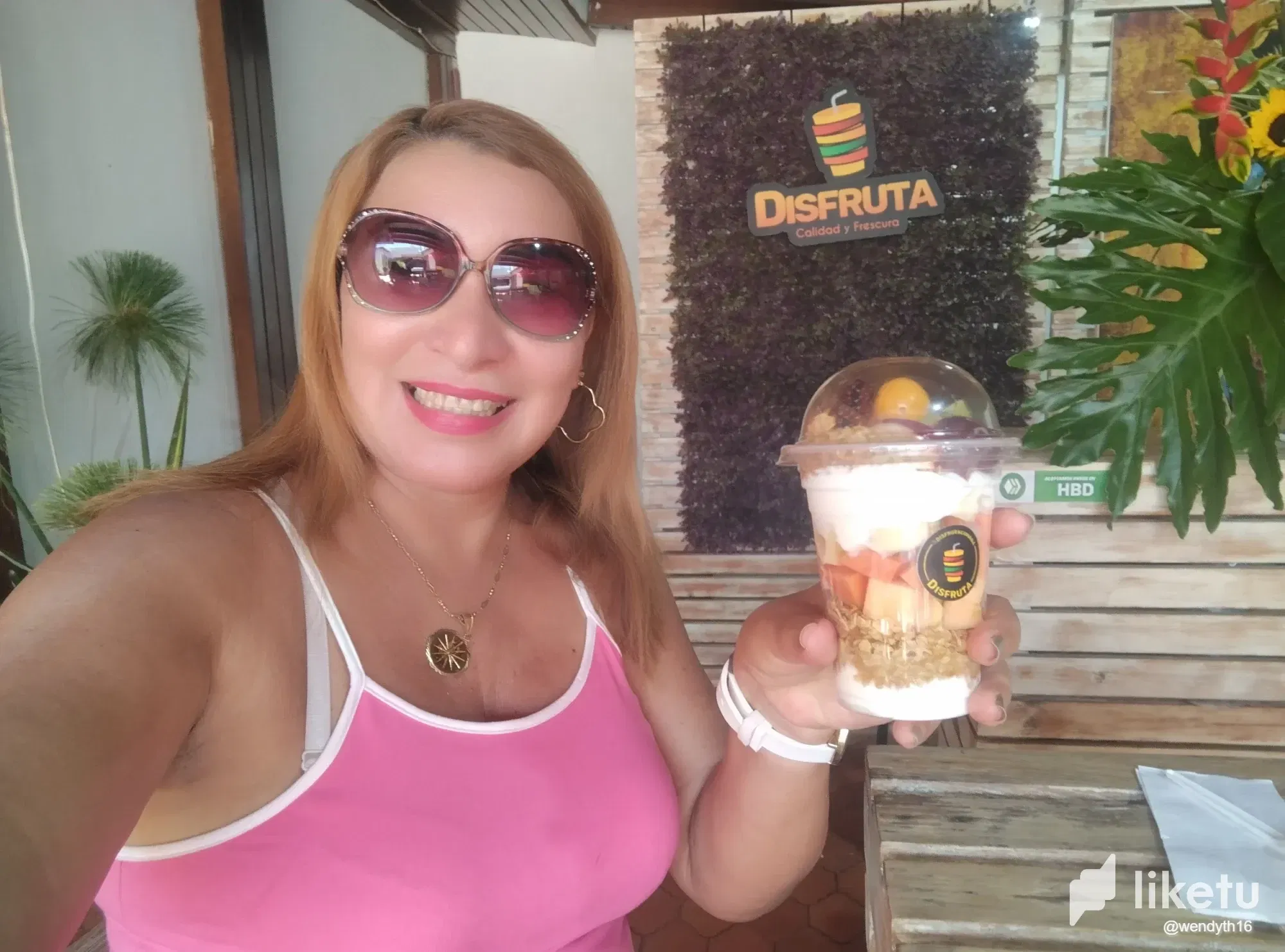 cllx59dys008y7bszfdxgb07t_liketu5.webp