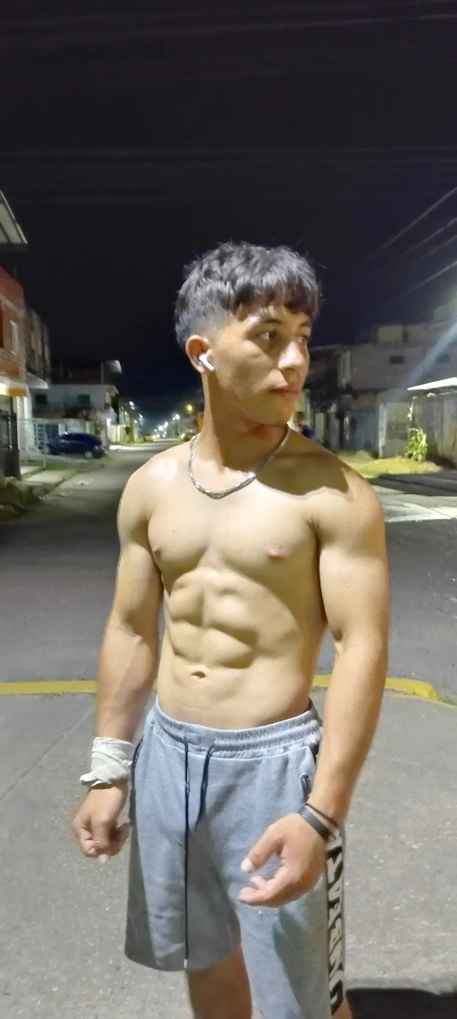 5k4xr54T60q8c7MT_1000155074.webp