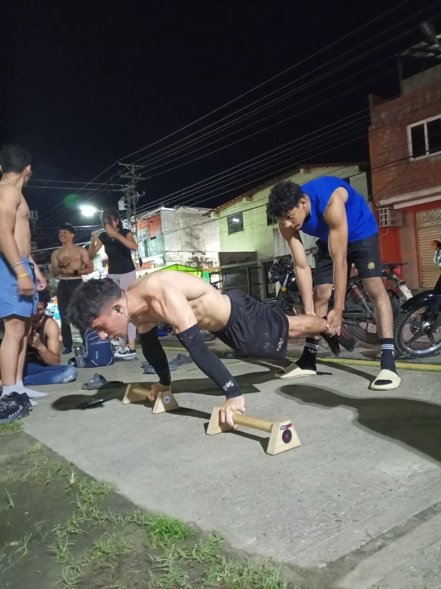 DIWVMtHlAau0sAqo_1000134958.webp