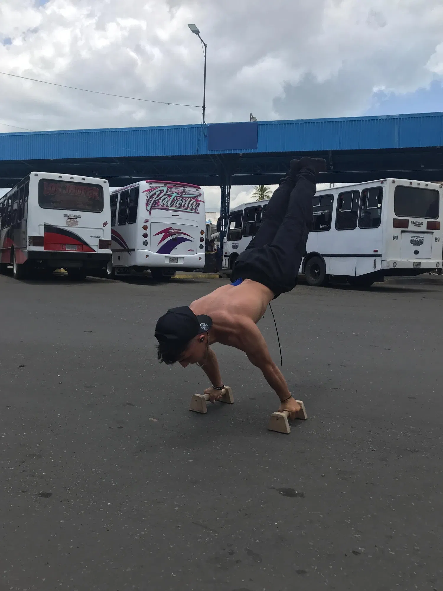 GYPuGVUwJnYEDeU6_1000128950.webp