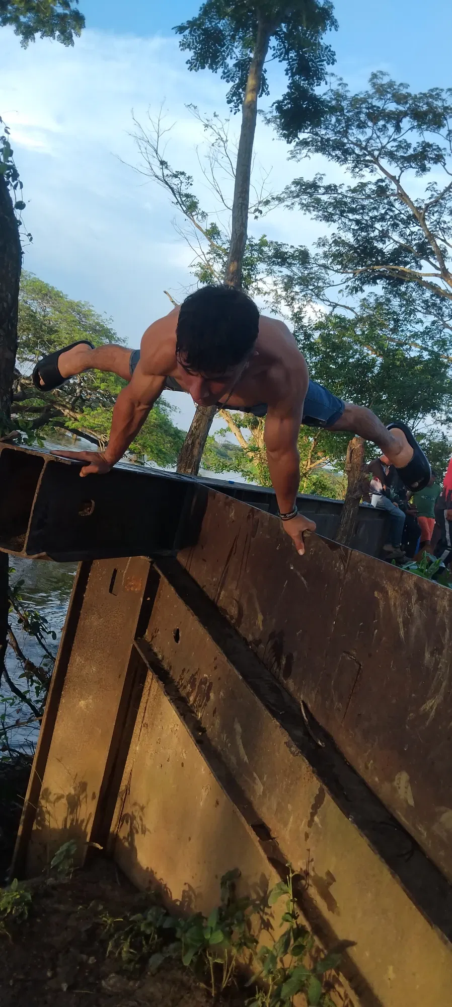 ytrREIfqdFYIT5C5_1000157062.webp