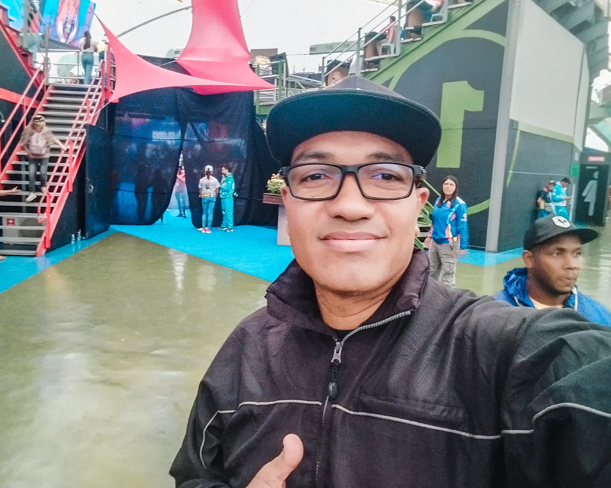 vf4K8gifeezzyQoy_1754431203975.webp