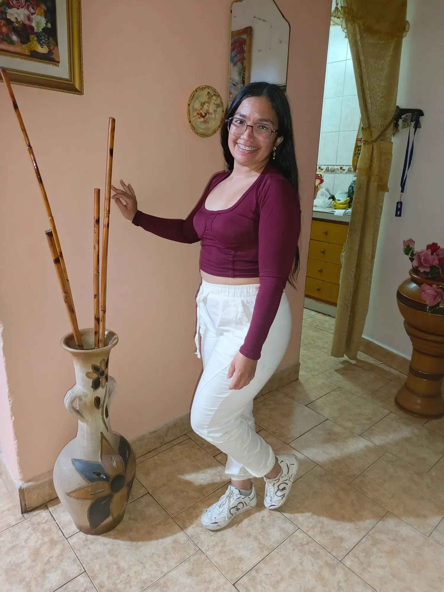 twORvR4jVOp2y7ek_1001180508.webp
