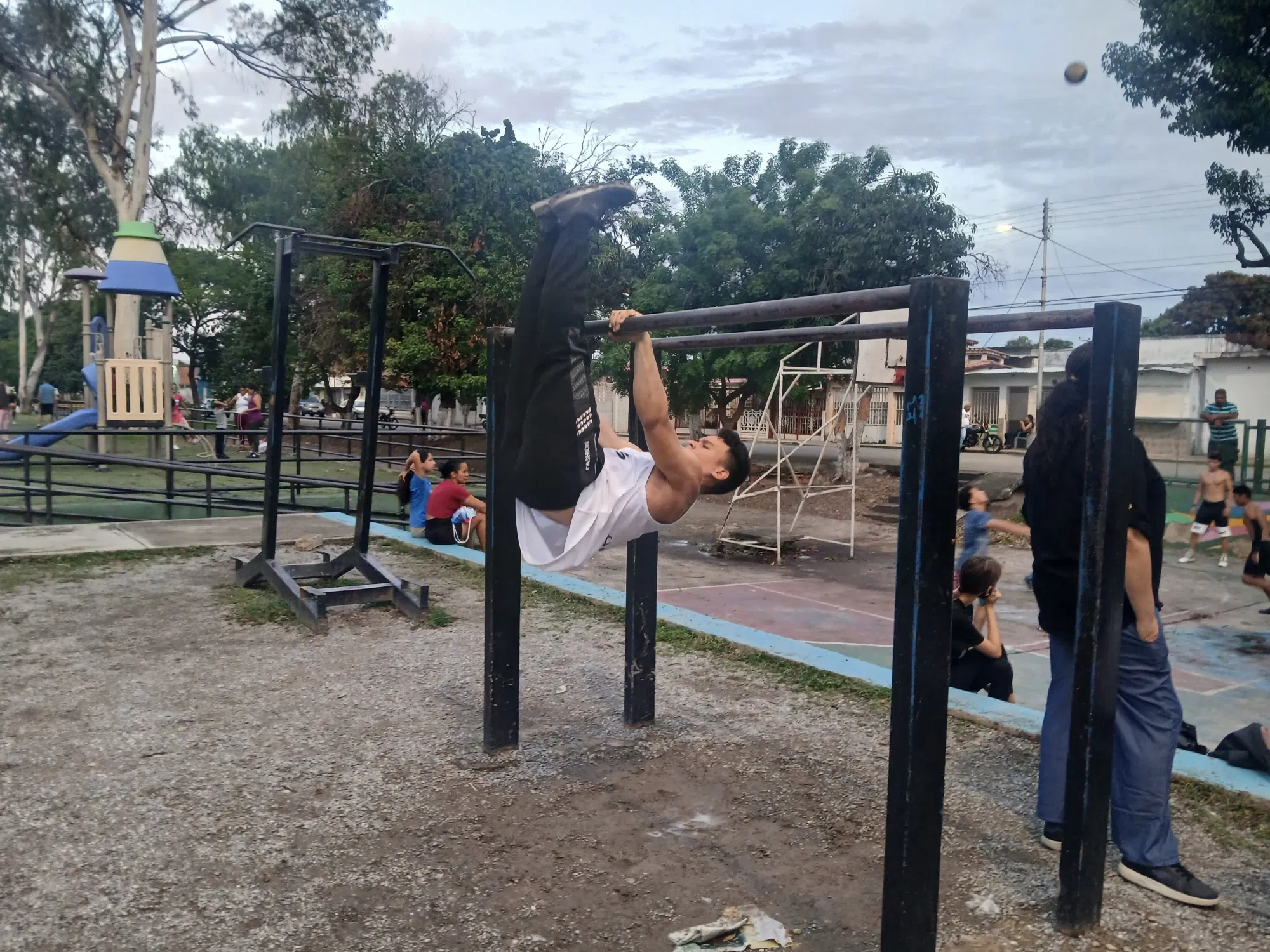 YPq1pjtTr1hRO0l1_1000386109.webp