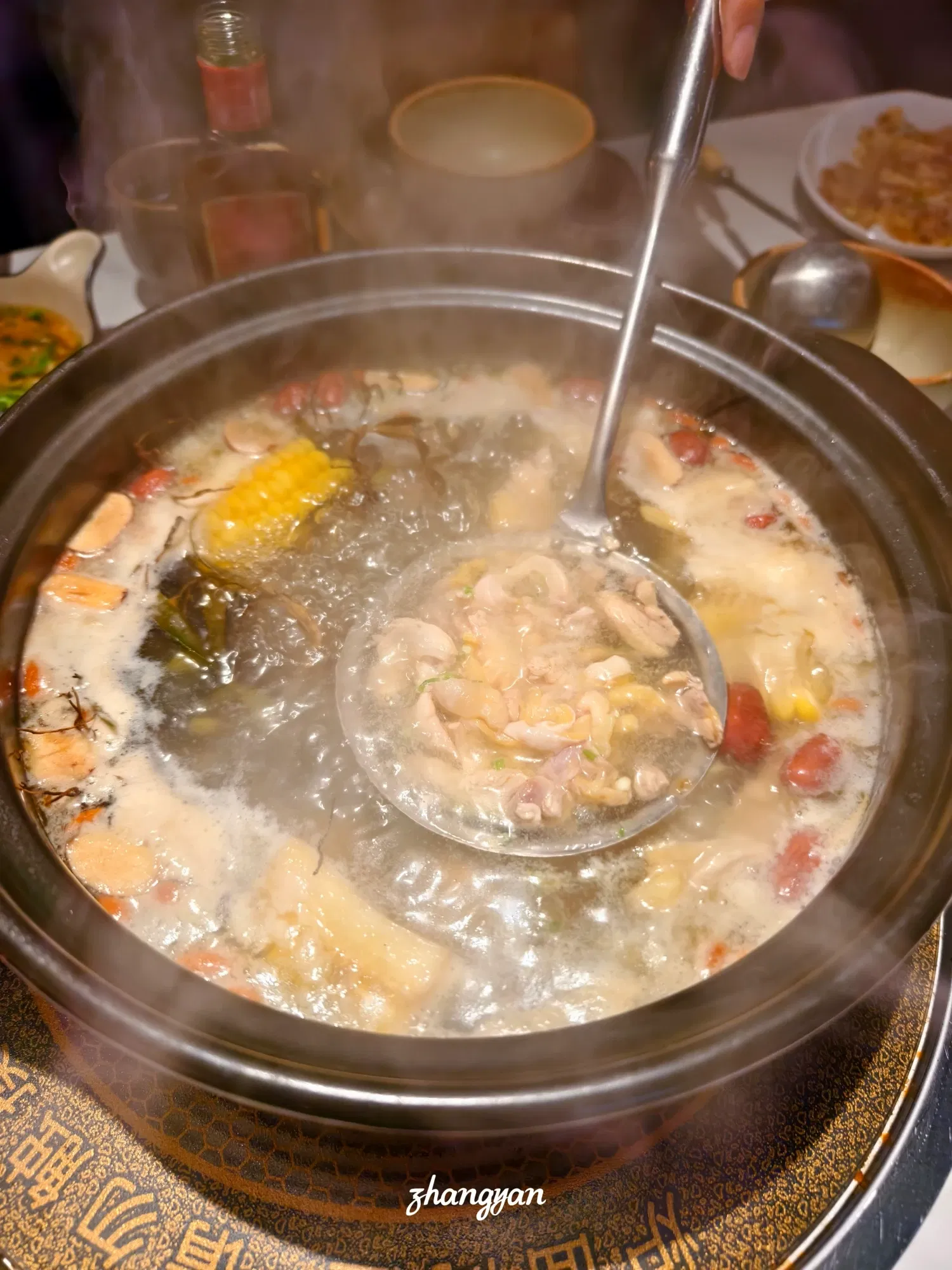 Uws523EVbQee9vjs_1000039644.webp