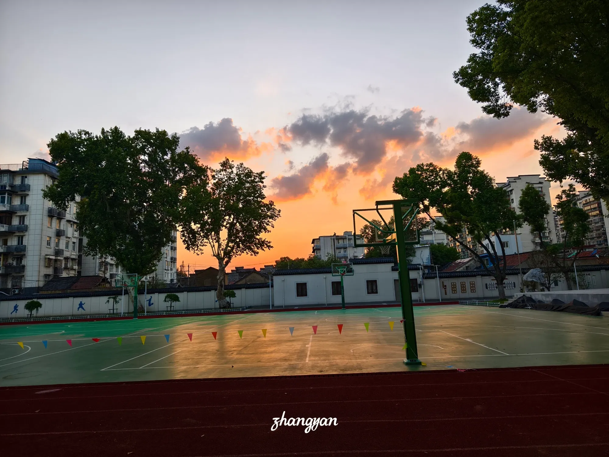 dgALBMoRzJdC8ihR_1000041056.webp