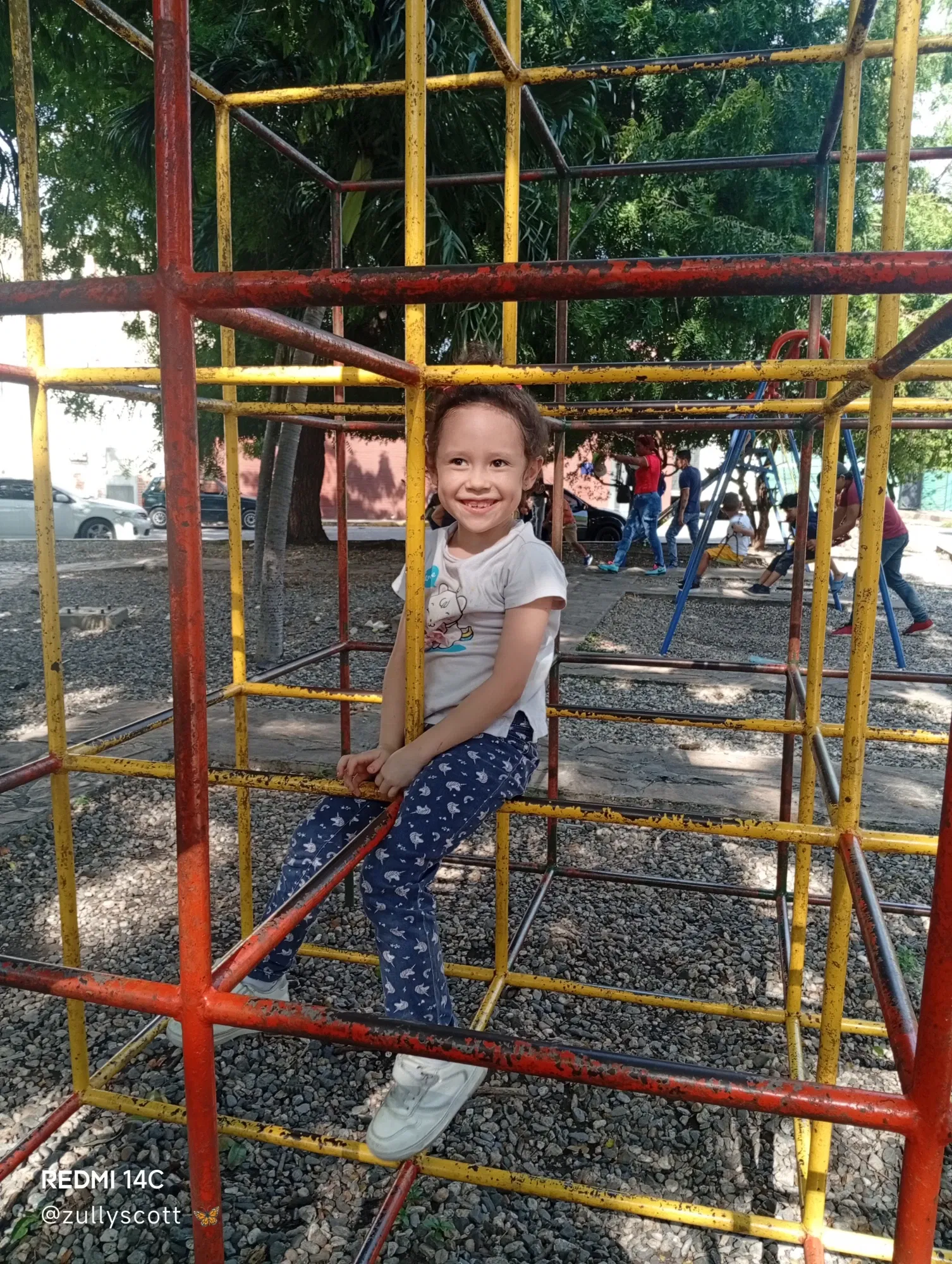 1yizLEiyjP8IKzyf_1000441702.webp
